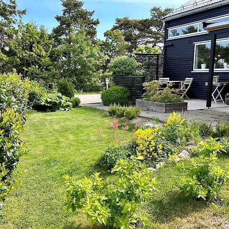 Lys Leilighet Med Fine Uteplasser Fredrikstad Exterior foto
